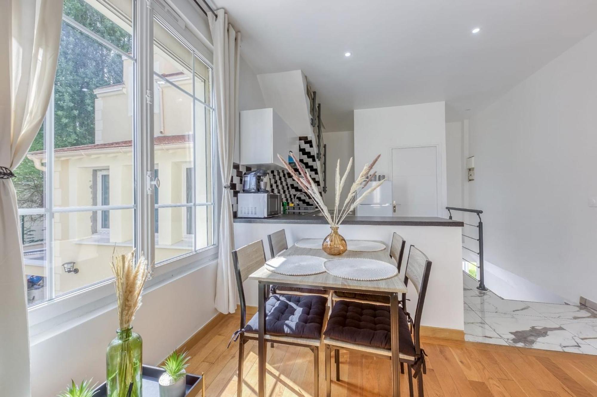 Joli Appartement De Vacances Écouen Eksteriør bilde